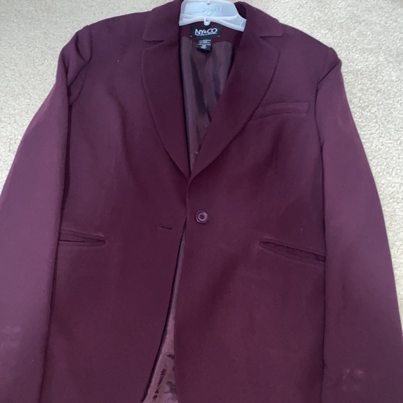 Maroon blazer. Women's size 12. Great condition. - Picture 2 of 6